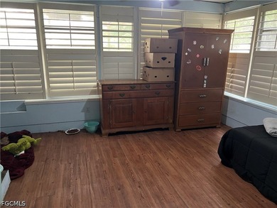 Seller very MOTIVATED! ALL OFFERS CONSIDERED!! This Charming - photo 7