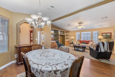 STOP THE CAR - THIS IS THE ONE!   Corner Lot o Loaded with