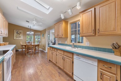 STOP THE CAR - THIS IS THE ONE!   Corner Lot o Loaded with