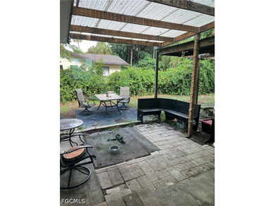 Seller very MOTIVATED! ALL OFFERS CONSIDERED!! This Charming - photo 9