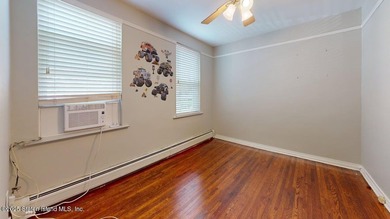 Welcome to this charming and meticulously maintained townhouse - photo 11