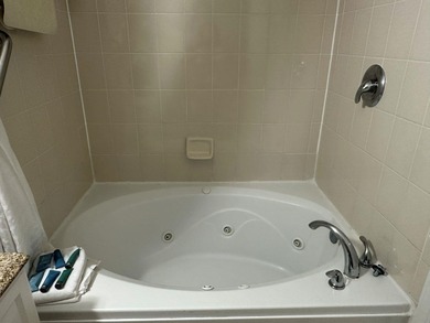 Wake up to the ocean in this beautiful well maintained 1BR/1BA