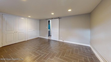 Welcome to this charming and meticulously maintained townhouse - photo 16