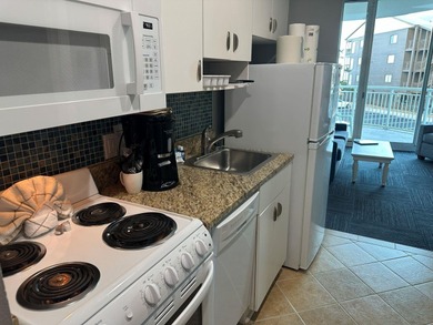 Wake up to the ocean in this beautiful well maintained 1BR/1BA