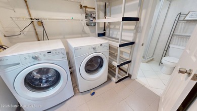 Welcome to this charming and meticulously maintained townhouse - photo 17