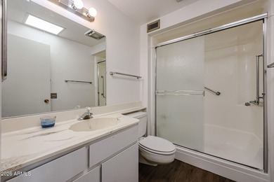 LOCATION, LOCATION, LOCATION! Beautiful, move-in-ready and - photo 20