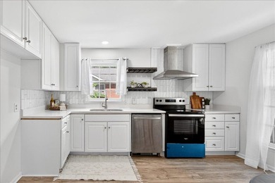 Beautifully updated 3-bedroom, 2-bath ranch offering over 2,000 - photo 20
