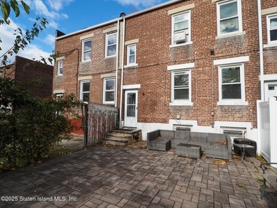 Welcome to this charming and meticulously maintained townhouse - photo 20
