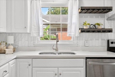 Beautifully updated 3-bedroom, 2-bath ranch offering over 2,000 - photo 21