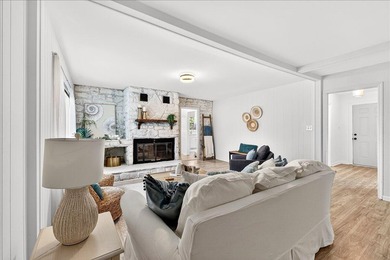 Beautifully updated 3-bedroom, 2-bath ranch offering over 2,000 - photo 29