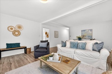 Beautifully updated 3-bedroom, 2-bath ranch offering over 2,000 - photo 31