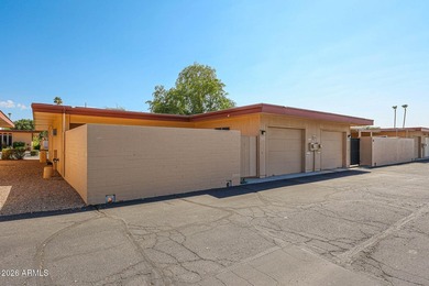 LOCATION, LOCATION, LOCATION! Beautiful, move-in-ready and - photo 34