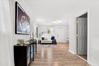 Beautifully updated 3-bedroom, 2-bath ranch offering over 2,000 - photo 36