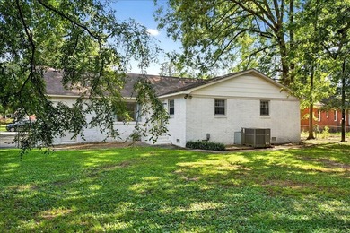 Beautifully updated 3-bedroom, 2-bath ranch offering over 2,000 - photo 46