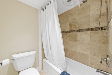 Welcome to this beautifully renovated 2-bedroom, 2-bathroom - photo 14