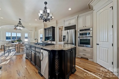 Spectacular sunsets and refined architectural details define - photo 18