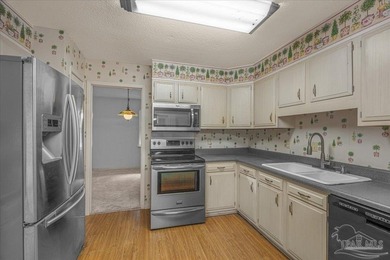 12 Acre Estate! Hidden behind beautiful mature oak trees and - photo 19