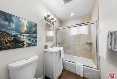 A rare and remarkable opportunity to own a fully vacant - photo 30