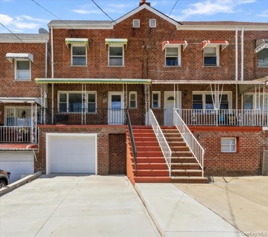 Brick, large single family recently renovated in move-in - photo 1