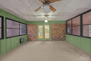 12 Acre Estate! Hidden behind beautiful mature oak trees and - photo 32