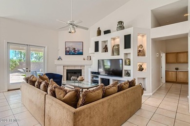 Located in the heart of Kierland, this single-level residence is - photo 3