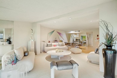 Beautifully maintained 3-bedroom townhouse in a sought-after 55+ - photo 3