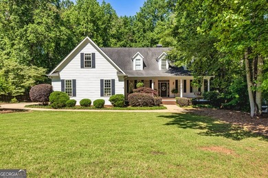 Beautiful, updated Cape Cod on Finished Basement in Lake Redwine - photo 1