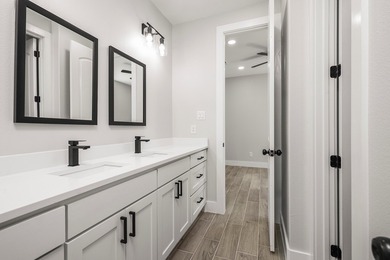 ***BACK ON THE MARKET, READY FOR A NEW BUYER*** Beautiful 2023