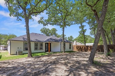 ***BACK ON THE MARKET, READY FOR A NEW BUYER*** Beautiful 2023