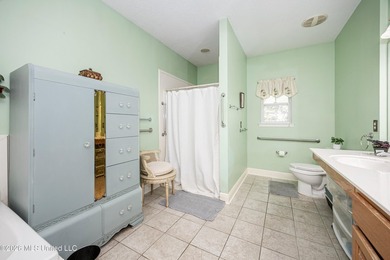 Looking for space, flexibility, and a neighborhood you'll love - photo 41