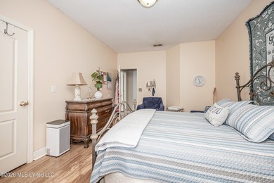 Looking for space, flexibility, and a neighborhood you'll love - photo 48