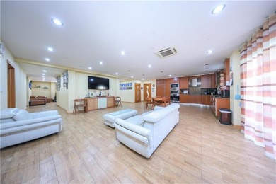 Luxury AND elegance Two-Family Home with Elevator, Rooftop, and - photo 11