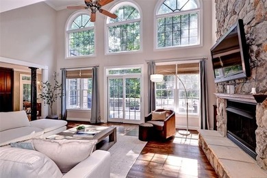 Beautifully situated at the end of a cul-de-sac in the desirable - photo 12