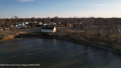 Attention builders and investors: Riverfront property is very - photo 13