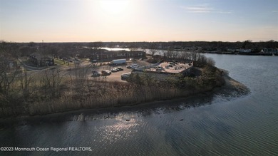 Attention builders and investors: Riverfront property is very - photo 14