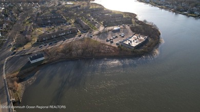 Attention builders and investors: Riverfront property is very - photo 15