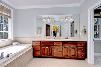 Beautifully situated at the end of a cul-de-sac in the desirable - photo 20