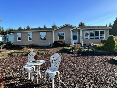 (private lake, pond, creek) Home For Sale in Newport Oregon