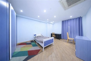 Luxury AND elegance Two-Family Home with Elevator, Rooftop, and - photo 28