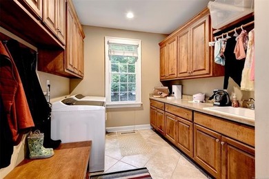 Beautifully situated at the end of a cul-de-sac in the desirable - photo 32