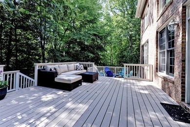 Beautifully situated at the end of a cul-de-sac in the desirable - photo 35