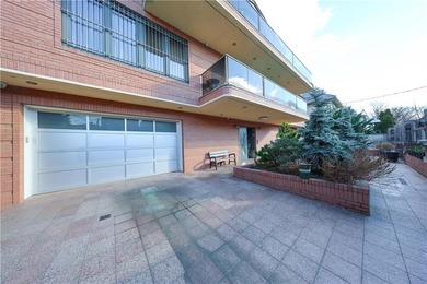 Luxury AND elegance Two-Family Home with Elevator, Rooftop, and - photo 43