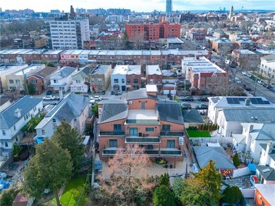 Luxury AND elegance Two-Family Home with Elevator, Rooftop, and - photo 44