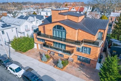 Luxury AND elegance Two-Family Home with Elevator, Rooftop, and - photo 50