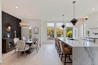 Luxury urban living at its finest. Just three blocks from - photo 9