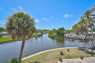**EXCEPTIONAL WATERFRONT RESIDENCE with 210 ft CANAL FRONTAGE** - photo 22