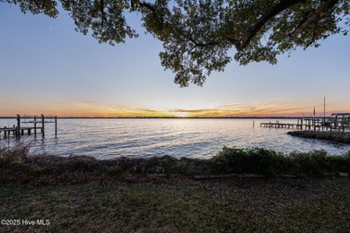 Welcome to an exceptional Neuse River retreat, just across the - photo 51