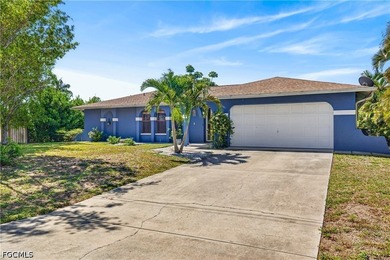 Welcome to your Waterfront Relaxation Place! This home offers - photo 2