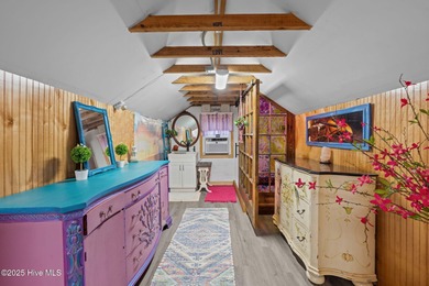 Welcome to an exceptional Neuse River retreat, just across the - photo 59