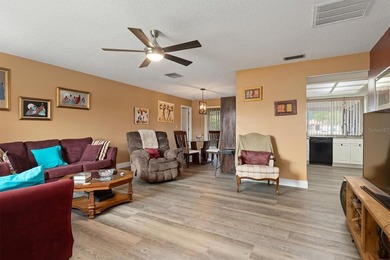 Beautifully updated 2 bedroom, 2 bath, 2 car garage home with - photo 3